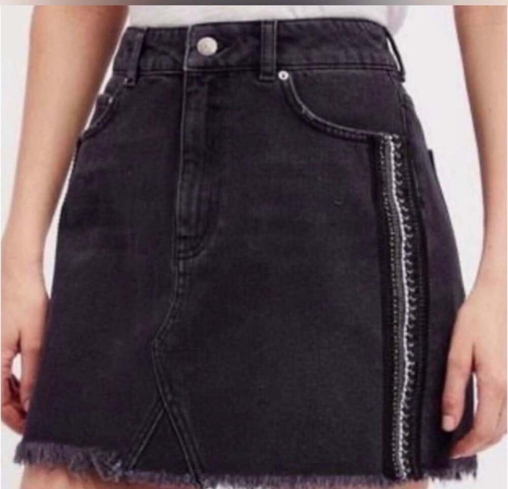Free People embellished Distressed Denim Jean Skirt Sz 12 ( p1)